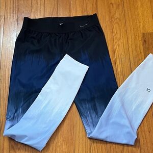 GAP fit womens Medium Black and Blue Gradient Leggings